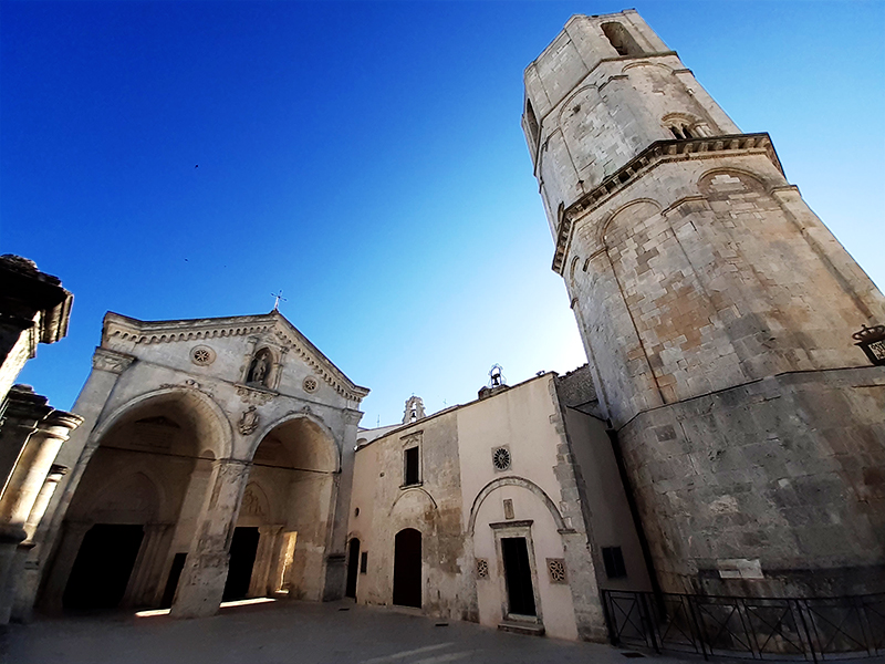 Santuário de São Miguel Arcanjo, em Monte Sant'Angelo, no Gargano - Puglia